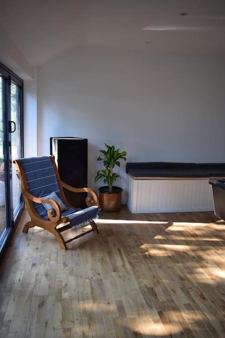 فيلا Crossing Retreat - Pool Table, Projector, Barn Tunstead  المظهر الخارجي الصورة