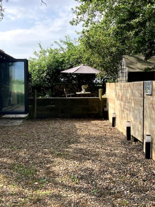 فيلا Crossing Retreat - Pool Table, Projector, Barn Tunstead  المظهر الخارجي الصورة